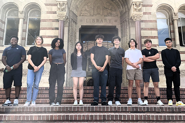 Honors Research Students Visit UCLA Library